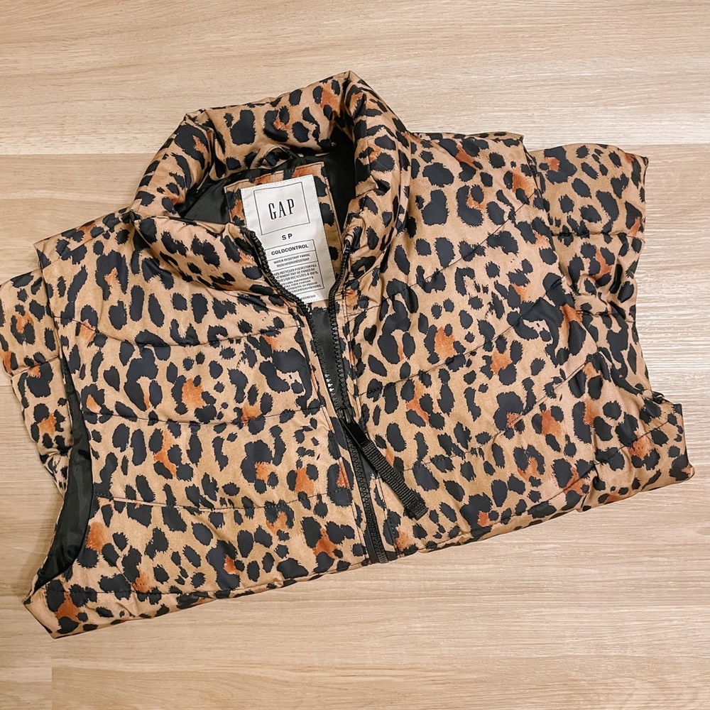 GAP Leopard Puffer Vest | size small